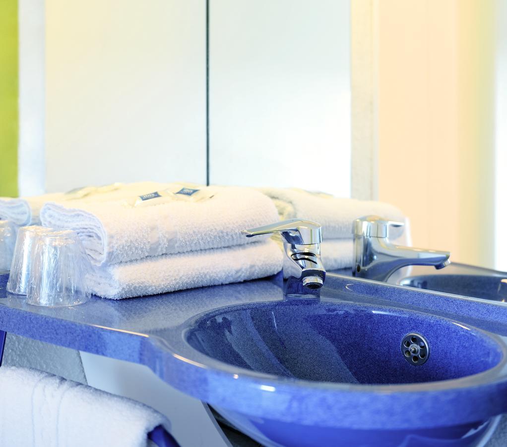 Ibis Budget Bezons Buitenkant foto
