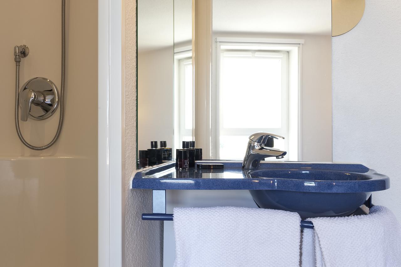 Ibis Budget Bezons Buitenkant foto