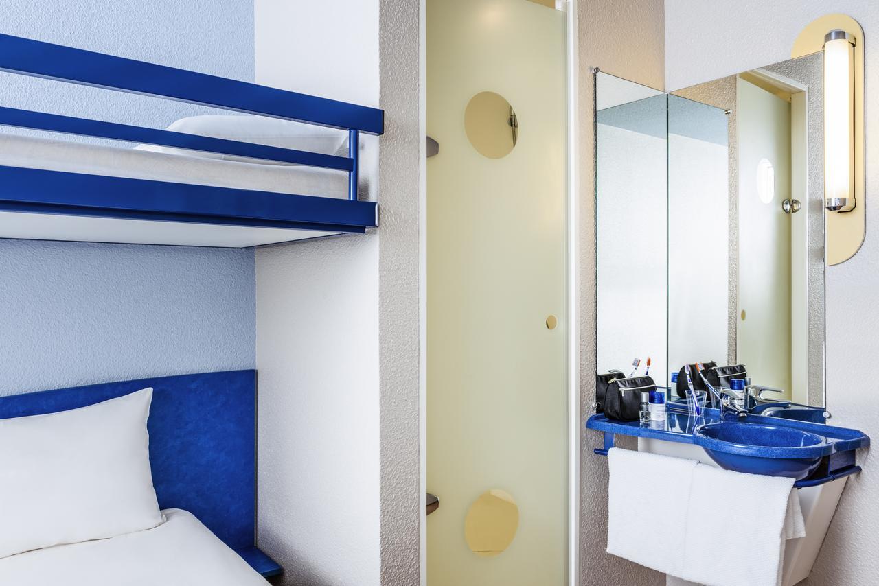 Ibis Budget Bezons Buitenkant foto